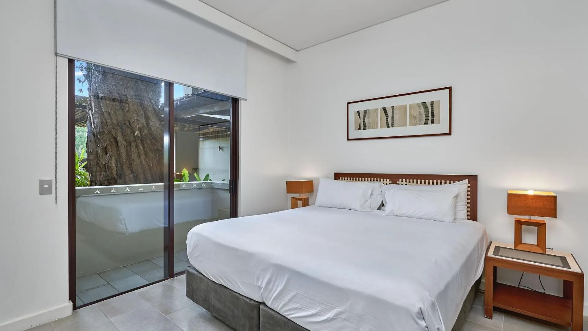 Swim Out Apartments In Triton Street Beachfront Resort Palm Cove Avustralya