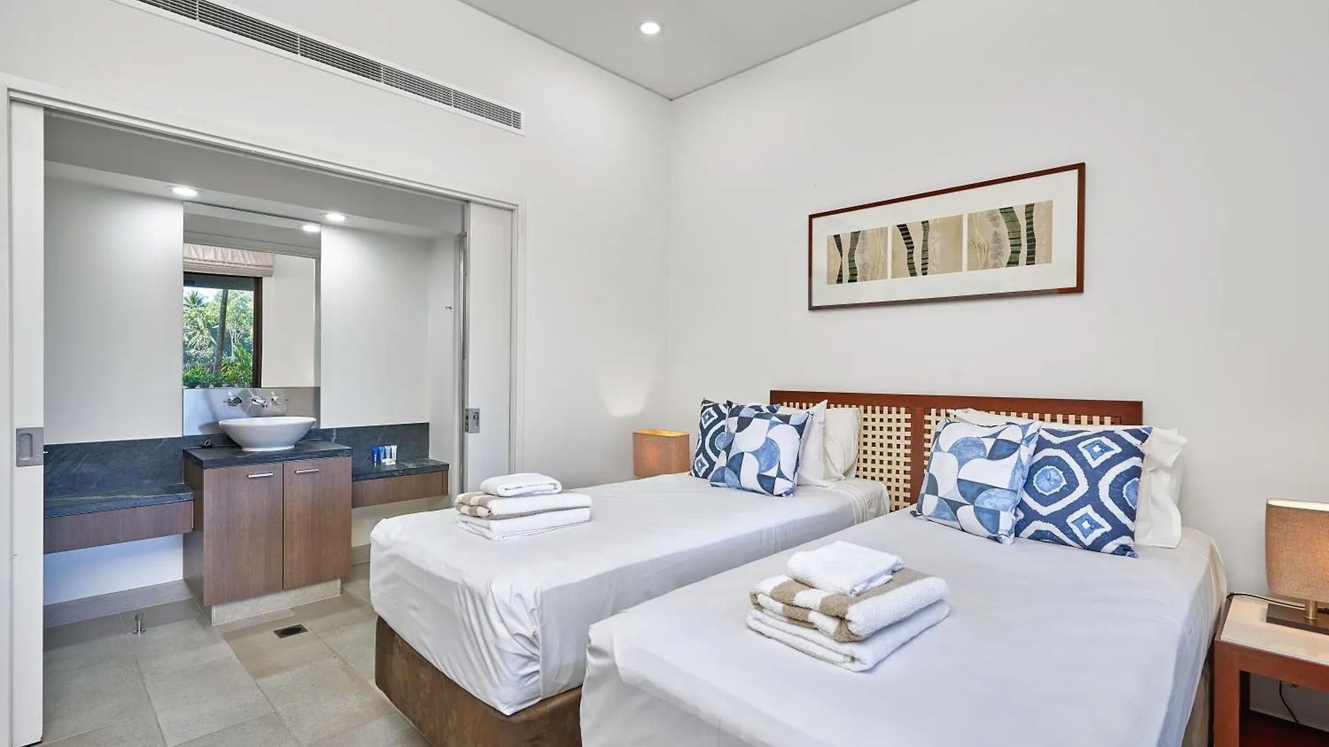 Swim Out Apartments In Triton Street Beachfront Resort Palm Cove