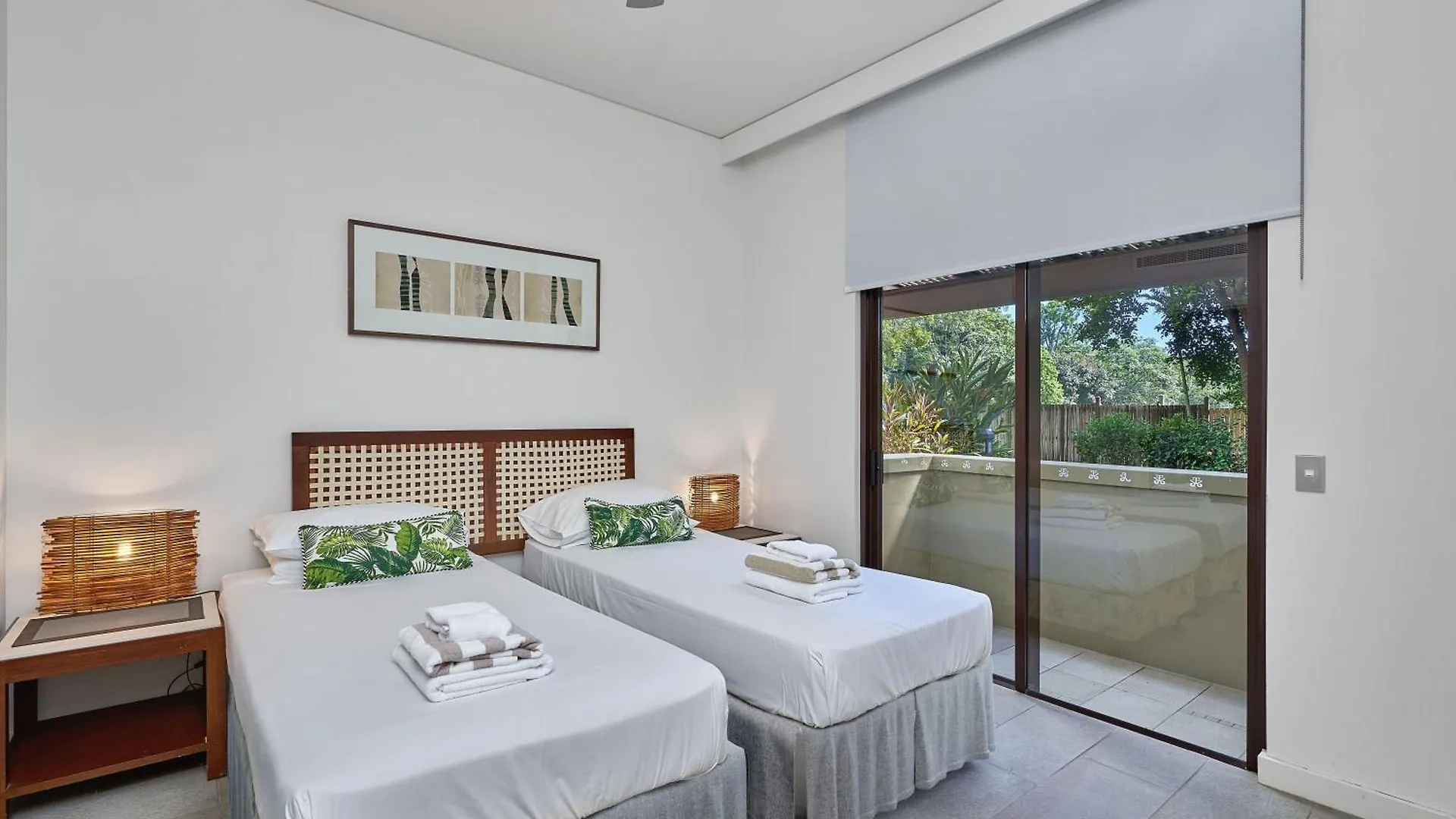 Swim Out Apartments In Triton Street Beachfront Resort Palm Cove Australia
