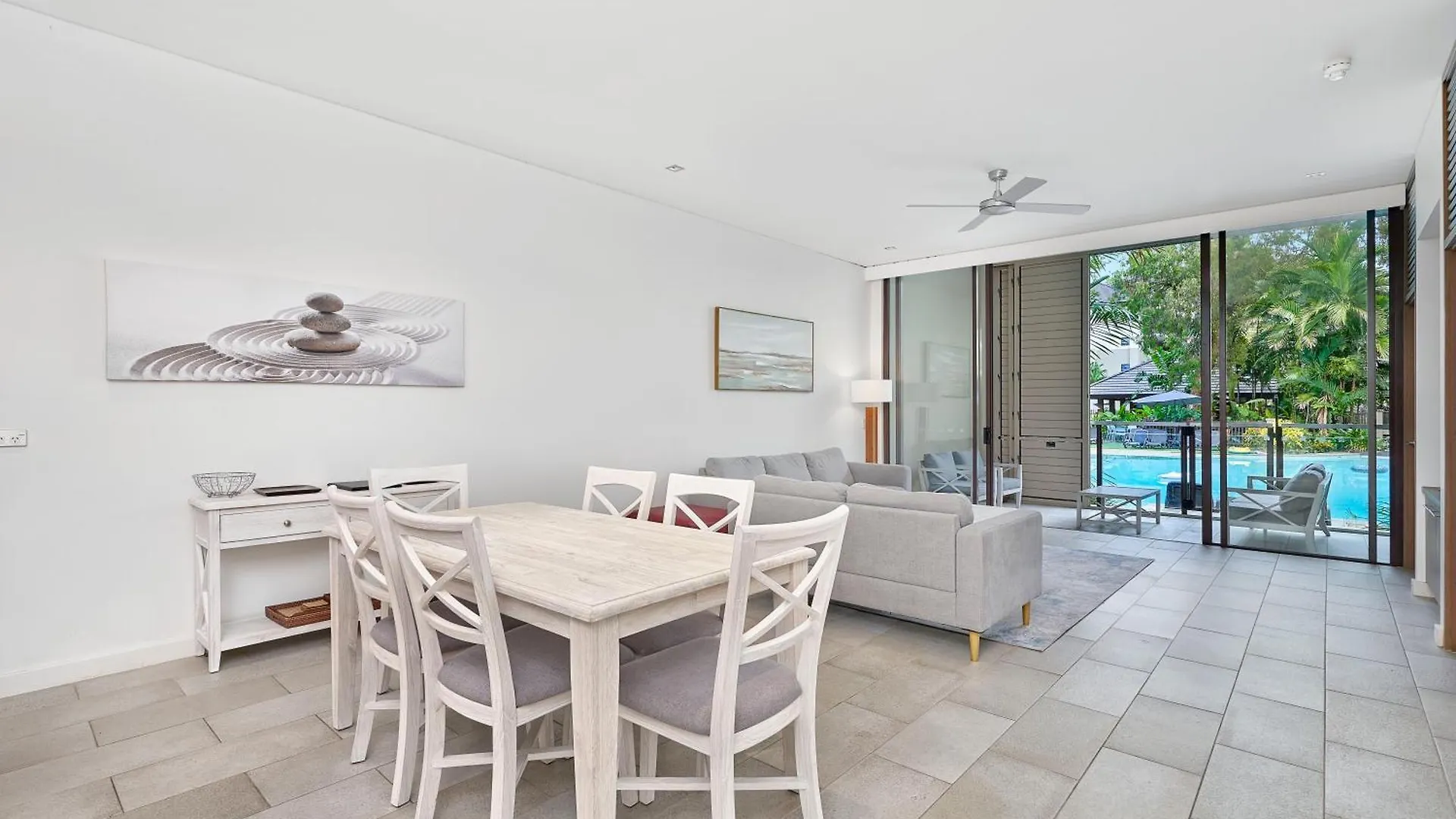 Swim Out Apartments In Triton Street Beachfront Resort Palm Cove Australia