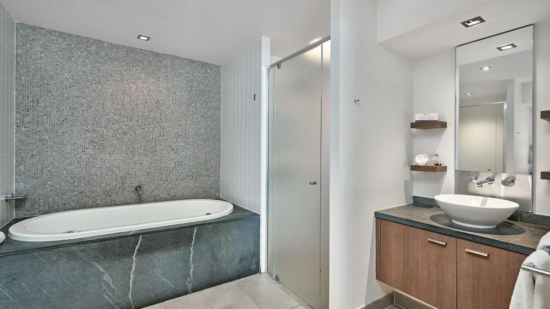 Swim Out Apartments In Triton Street Beachfront Resort Palm Cove